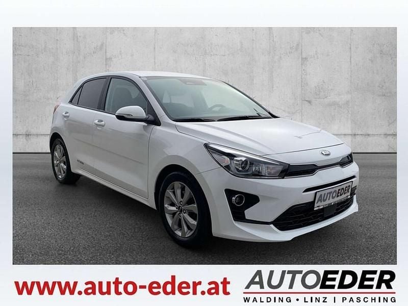 Gebraucht Kia Rio Silver 101 PS (74 kW) 2022 Weiß Limousine