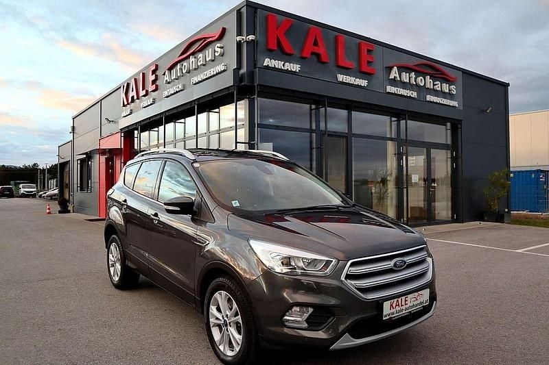 Gebraucht Ford Kuga Titanium 120 PS (88 kW) 2018 Grau SUV