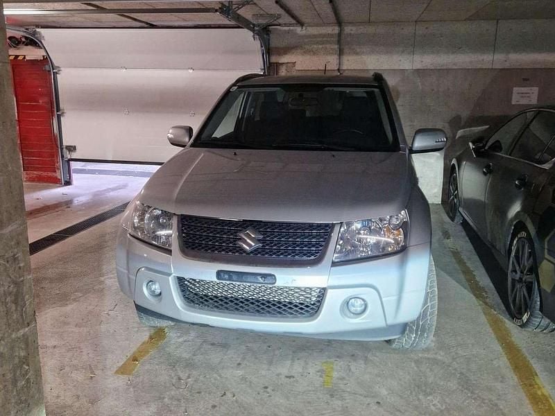 Silber Gebraucht 2010 Suzuki Vitara SUV | € 11.000 - Bild 1/4