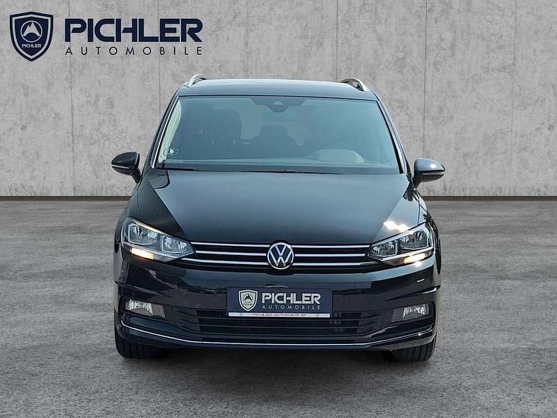 Gebraucht VW Touran Highline 150 PS (110 kW) 2023 Schwarz  metallicperleffektno Van / Kleinbus
