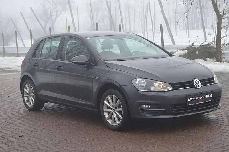 Gebraucht VW Golf VII LOUNGE 105 PS (77 kW) 2015 Grau Limousine