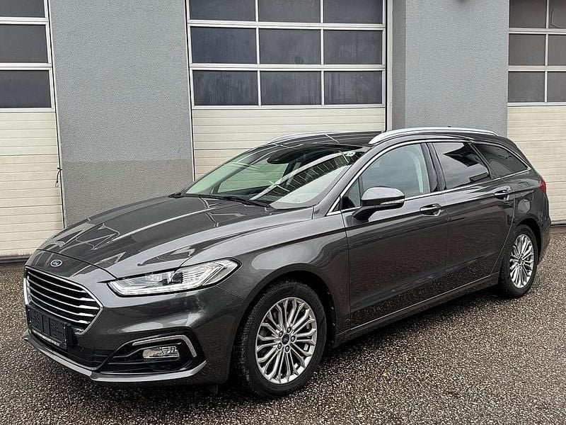 Gebraucht Ford Mondeo Titanium 140 PS (102 kW) 2021 Grau Kombi