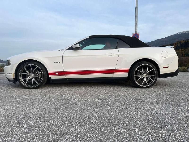 Gebraucht Ford Mustang GT 412 PS (303 kW) 2010 Weiß Cabrio