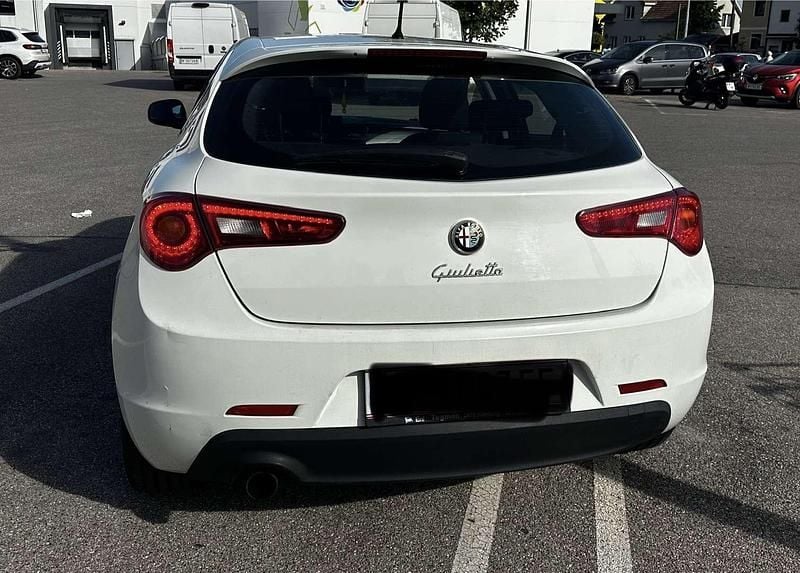 Gebraucht Alfa Romeo Giulietta 105 PS (77 kW) 2013 Kleinwagen
