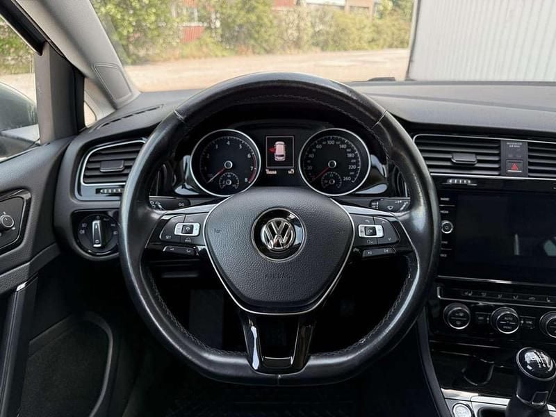 Gebraucht VW Golf VII 110 PS (80 kW) 2017 Limousine