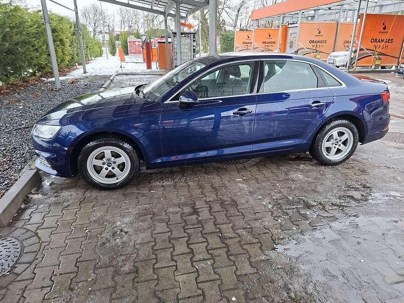 Gebraucht Audi A4 Design 150 PS (110 kW) 2019 Blau Limousine