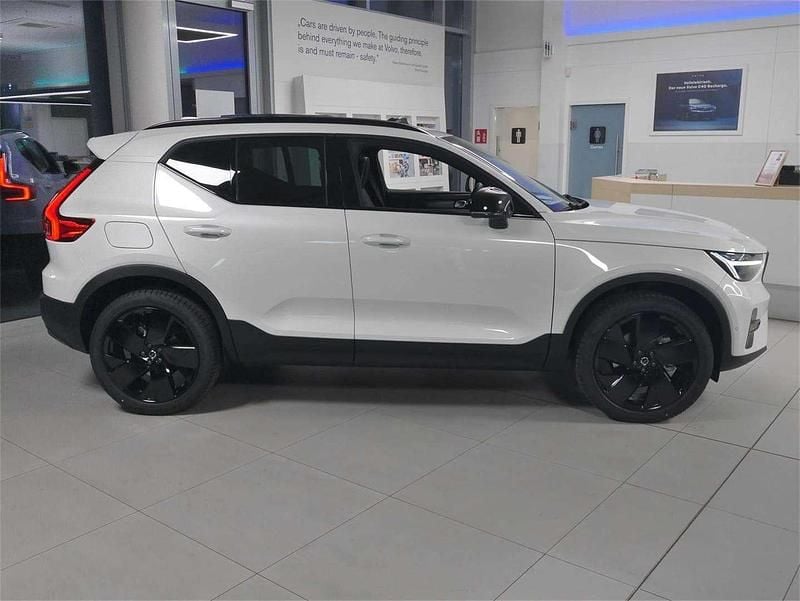 Gebraucht Volvo XC40 Plus 163 PS (119 kW) 2025 Weiß SUV