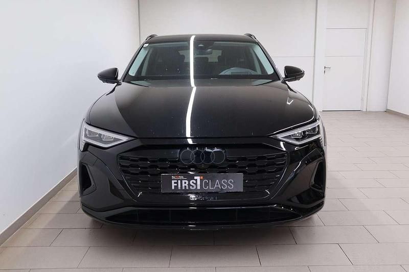 Gebraucht Audi e-tron Business 158 kW (215 PS) 2023 Schwarz SUV