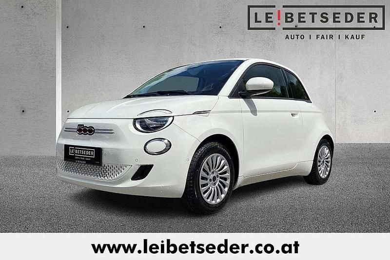 Weiß Gebraucht 2024 Fiat 500e Limousine | € 21.989 (Fairer Preis) - Bild 1/4