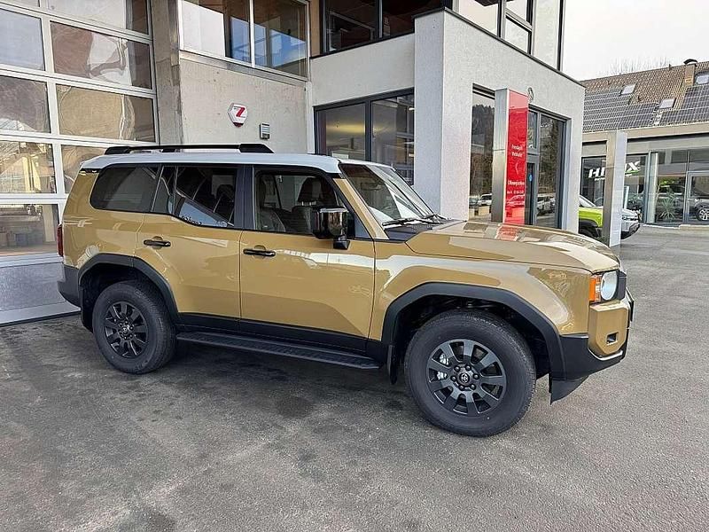 Gebraucht Toyota Land Cruiser Edition 204 PS (150 kW) 2024 Beige SUV