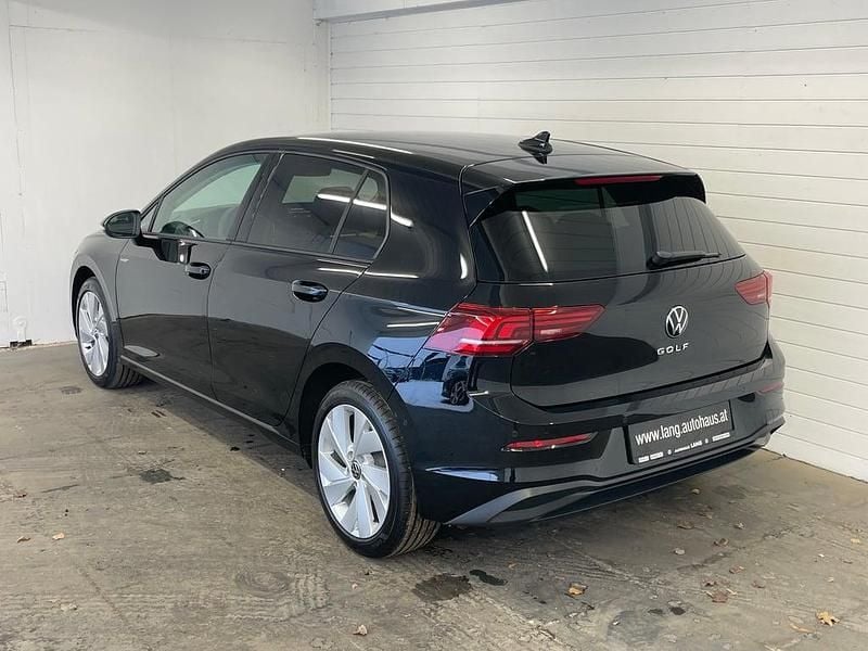 Gebraucht VW Golf VIII 115 PS (84 kW) 2025 Schwarz  metallic Limousine