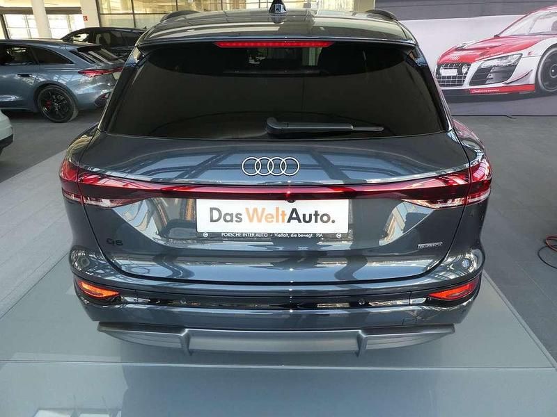 Gebraucht Audi Q6 e-tron Ambiente 284 kW (387 PS) 2025 Hellgrau  metallic SUV