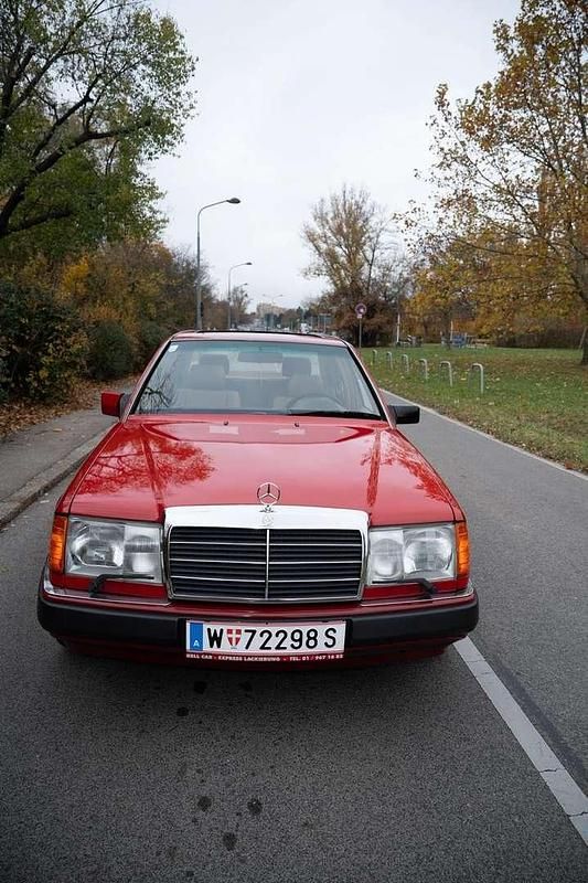 Gebraucht Mercedes E300 106 PS (77 kW) 1992 Limousine