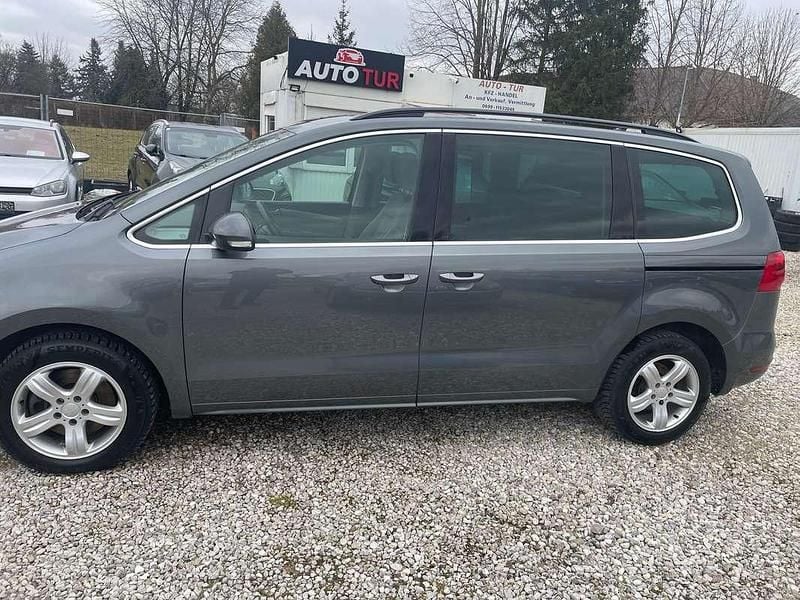 Gebraucht VW Sharan Comfortline 140 PS (102 kW) 2013 Grau Van / Kleinbus