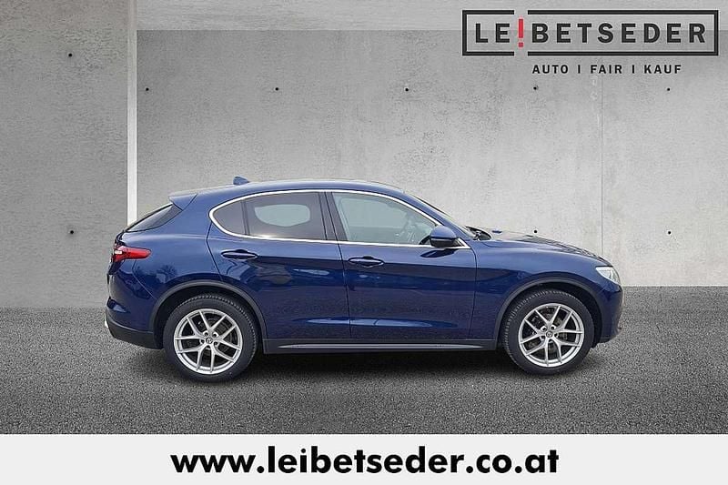 Gebraucht Alfa Romeo Stelvio Super 209 PS (153 kW) 2020 Blau SUV