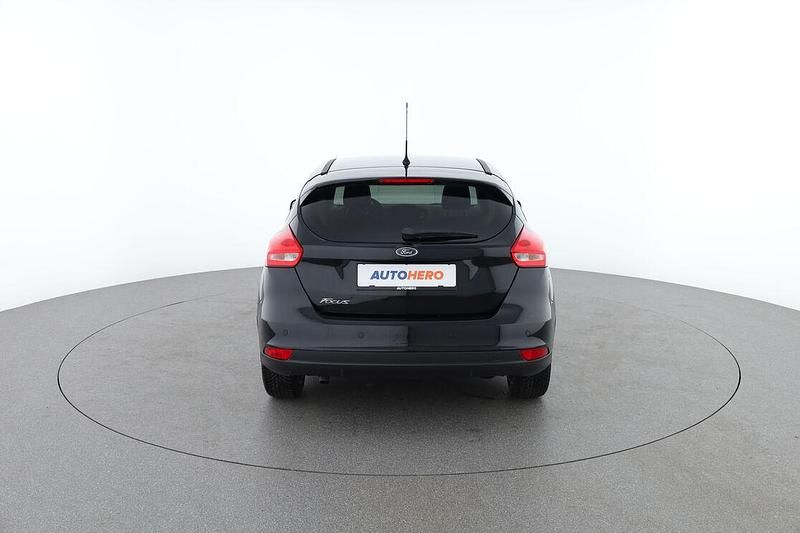 Gebraucht Ford Focus Titanium 120 PS (88 kW) 2016 Schwarz Limousine