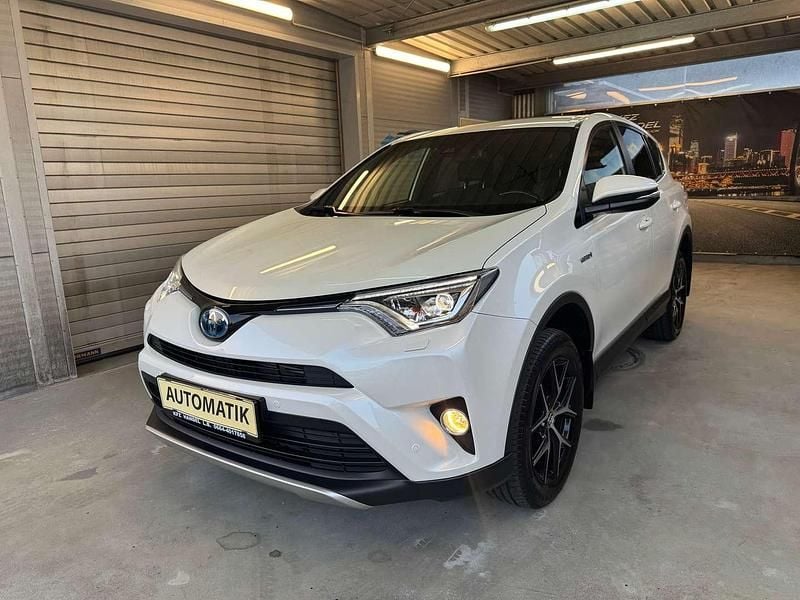 Gebraucht Toyota RAV4 Lounge 197 PS (144 kW) 2018 Weiß SUV