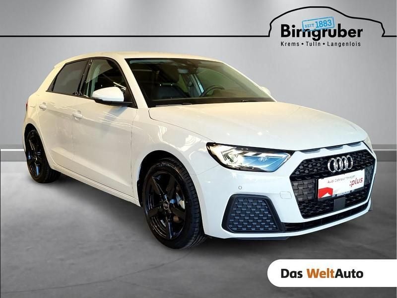 Weiss metallic Gebraucht 2025 Audi A1 Sportback Design Kleinwagen | € 31.290 (Teuer) - Bild 1/4