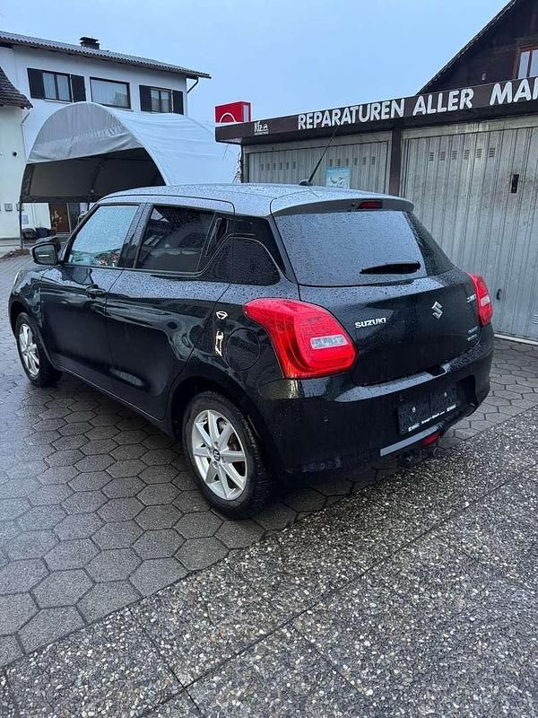 Gebraucht Suzuki Swift 90 PS (66 kW) 2019 Limousine