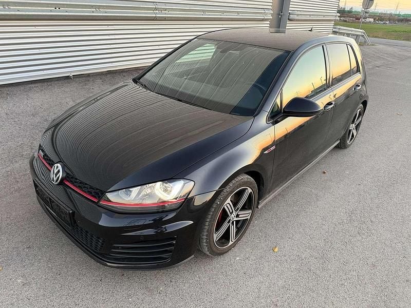 Schwarz Gebraucht 2016 VW Golf VII GTI Kleinwagen | € 16.990 (Superpreis) - Bild 1/4