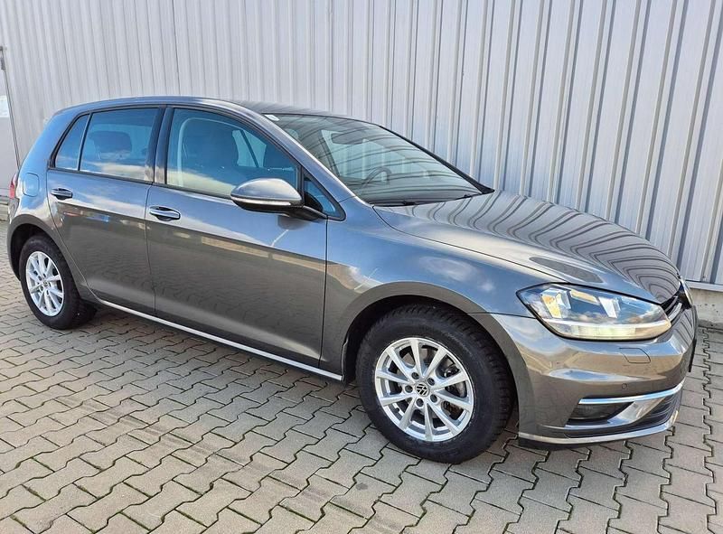 Gebraucht VW Golf VII 116 PS (85 kW) 2019 Grau Limousine