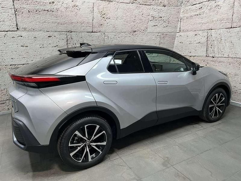 Gebraucht Toyota C-HR Active 140 PS (102 kW) 2024 Silber SUV