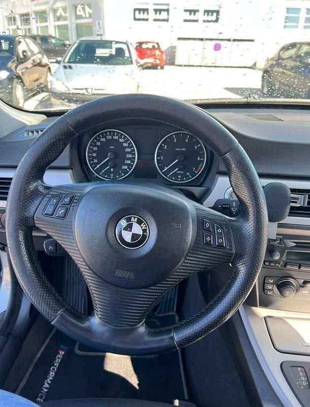 Gebraucht BMW 320 150 PS (110 kW) 2005 Limousine