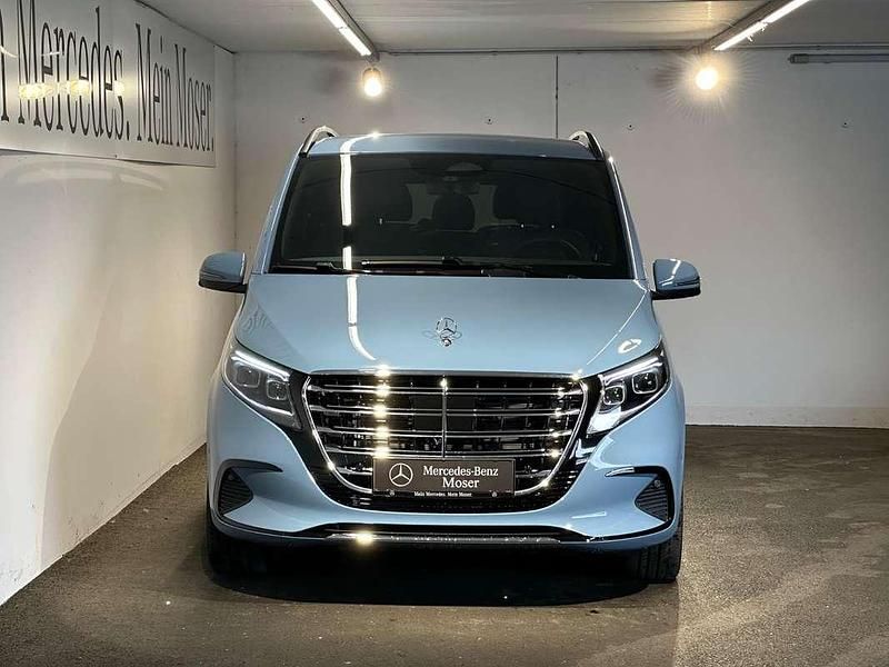 Gebraucht Mercedes V300 Exclusive 237 PS (174 kW) 2025 Blau Van / Kleinbus