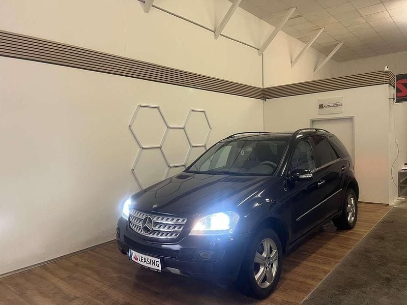 Gebraucht Mercedes ML320 224 PS (164 kW) 2007 Schwarz SUV