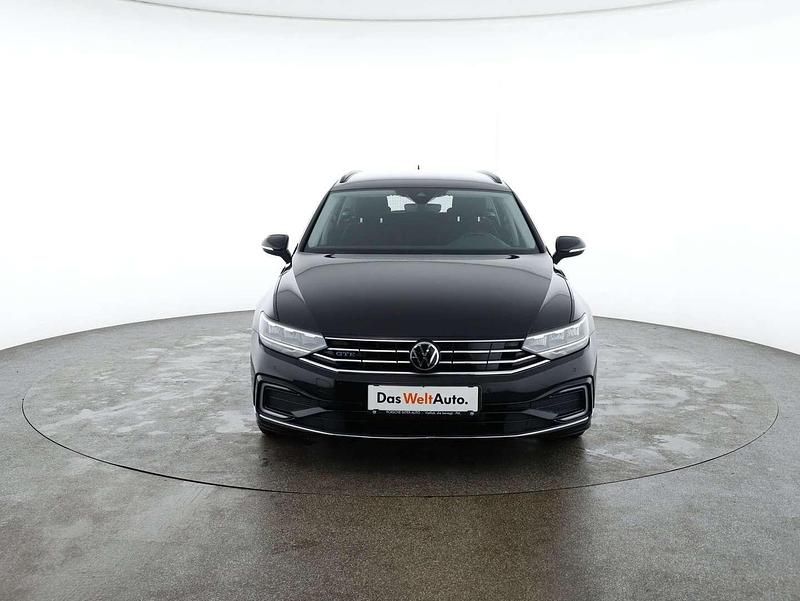 Gebraucht VW Passat GTE 156 PS (114 kW) 2022 Schwarz  metallicperleffektno Kombi