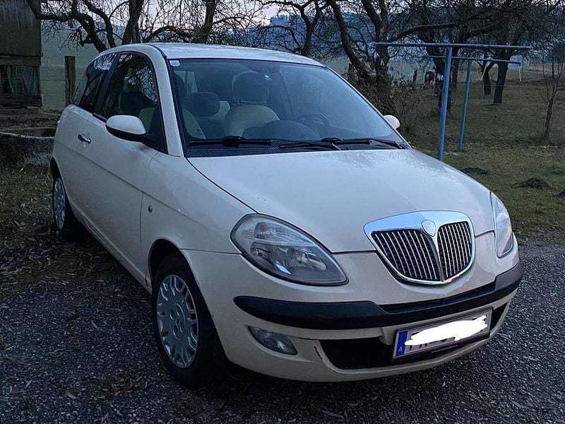 Beige Gebraucht 2005 Lancia Ypsilon Kleinwagen | € 1.300 - Bild 1/4