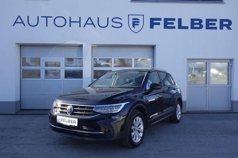 Gebraucht VW Tiguan Life 150 PS (110 kW) 2021 Schwarz  metallicperleffektno SUV