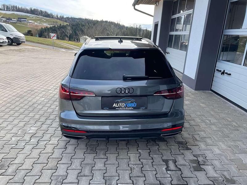 Gebraucht Audi A4 S-Line 163 PS (119 kW) 2022 Grau Kombi