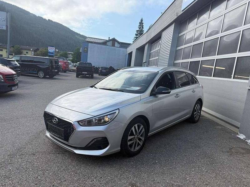 Silber Gebraucht 2018 Hyundai i30 GO! Kombi | € 12.990 (Guter Preis) - Bild 1/4