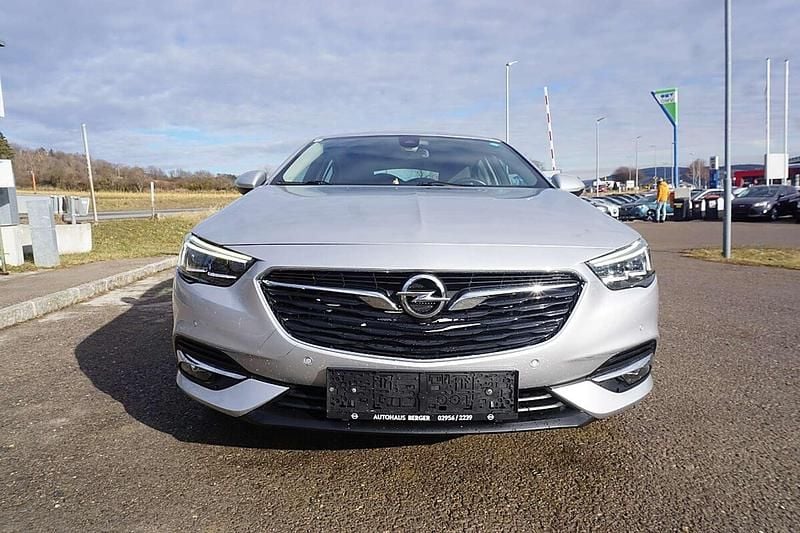 Grau Gebraucht 2019 Opel Insignia Edition Kombi | € 14.990 (Fairer Preis) - Bild 1/4