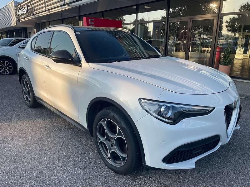 Weiß Gebraucht 2018 Alfa Romeo Stelvio Super SUV | € 27.900 (Guter Preis) - Bild 1/4