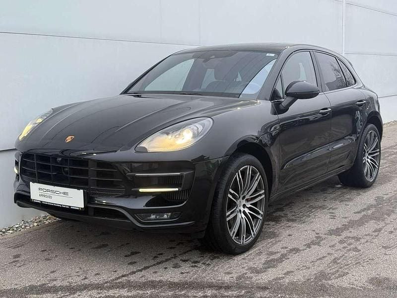 Schwarz metallic Gebraucht 2016 Porsche Macan Turbo SUV | € 55.900 (Teuer) - Bild 1/4