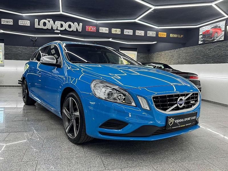 Gebraucht Volvo V60 R-Design 163 PS (119 kW) 2013 Blau Kombi