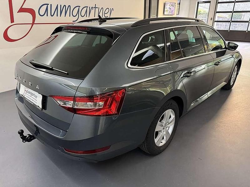 Gebraucht Skoda Superb 150 PS (110 kW) 2021 Grau Kombi
