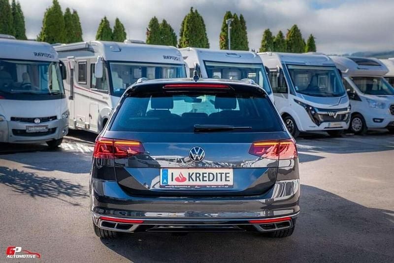 Gebraucht VW Passat Elegance 150 PS (110 kW) 2022 Grau Kombi