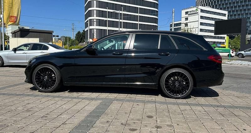 Schwarz Gebraucht 2020 Mercedes C220 Kombi | € 28.500 (Fairer Preis) - Bild 1/4