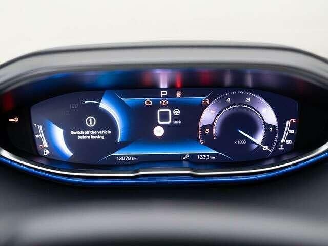 Gebraucht Peugeot 5008 Allure 178 PS (130 kW) 2023 Silber Van / Kleinbus