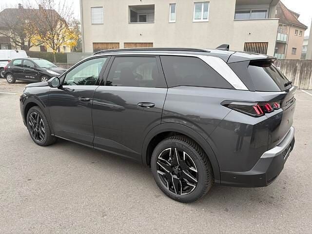 Neu Peugeot 5008 145 PS (106 kW) 2025 Grau SUV
