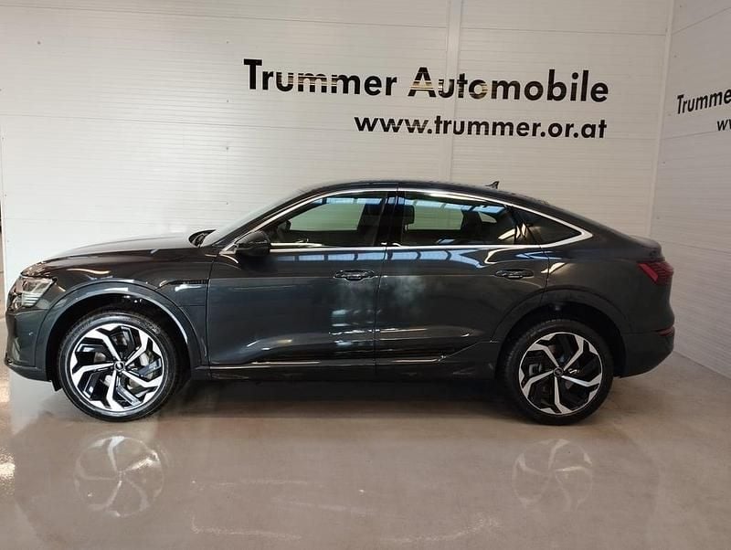 Gebraucht Audi Q8 e-tron Business 300 kW (408 PS) 2024 Hellgrau  metallic SUV