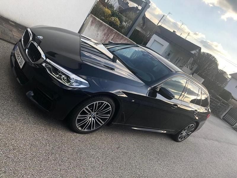 Gebraucht BMW 530 M Performance 265 PS (194 kW) 2020 Schwarz Kombi
