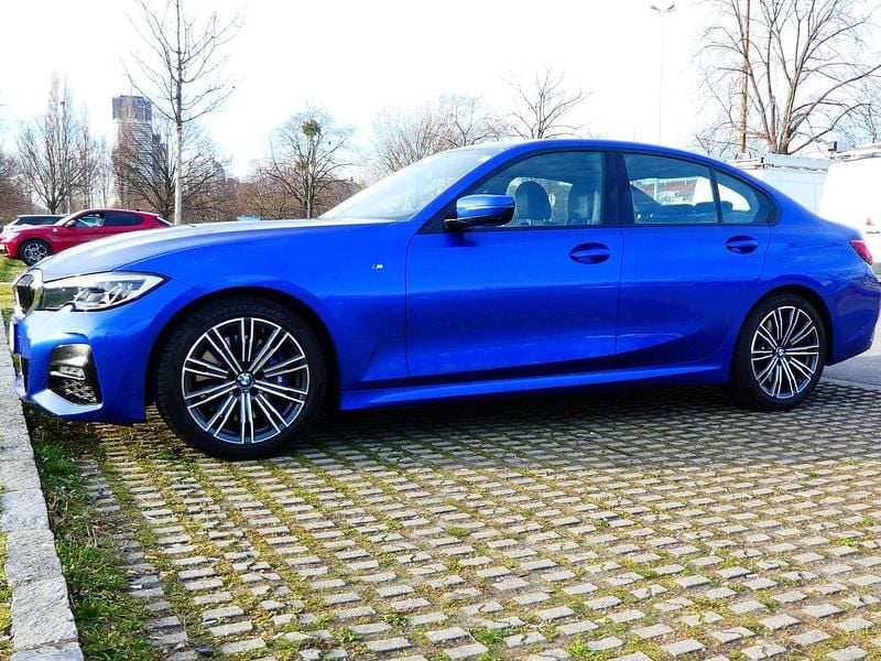 Gebraucht BMW 330 M Sport 258 PS (189 kW) 2019 Blau Limousine