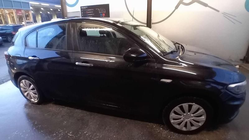 Gebraucht Fiat Tipo 95 PS (69 kW) 2020 Schwarz Kleinwagen