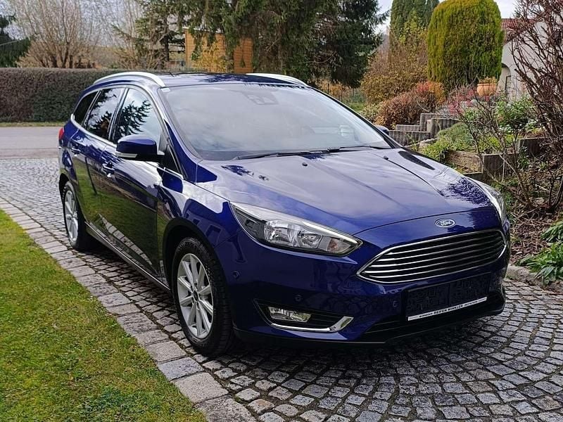 Blau Gebraucht 2017 Ford Focus Titanium Kombi | € 11.500 (Fairer Preis) - Bild 1/4