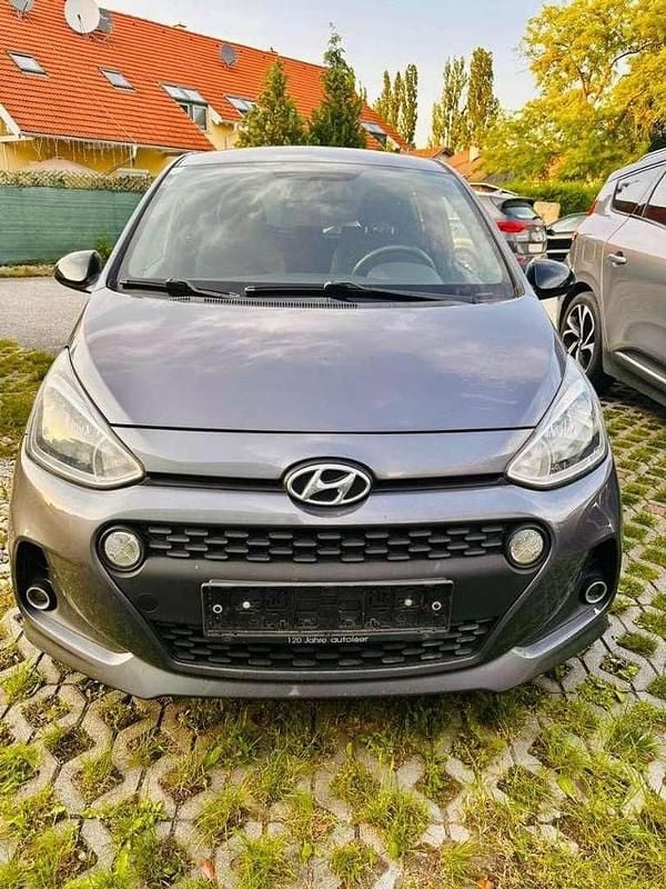 Grau Gebraucht 2018 Hyundai i10 GO! Kleinwagen | € 7.500 (Fairer Preis) - Bild 1/4