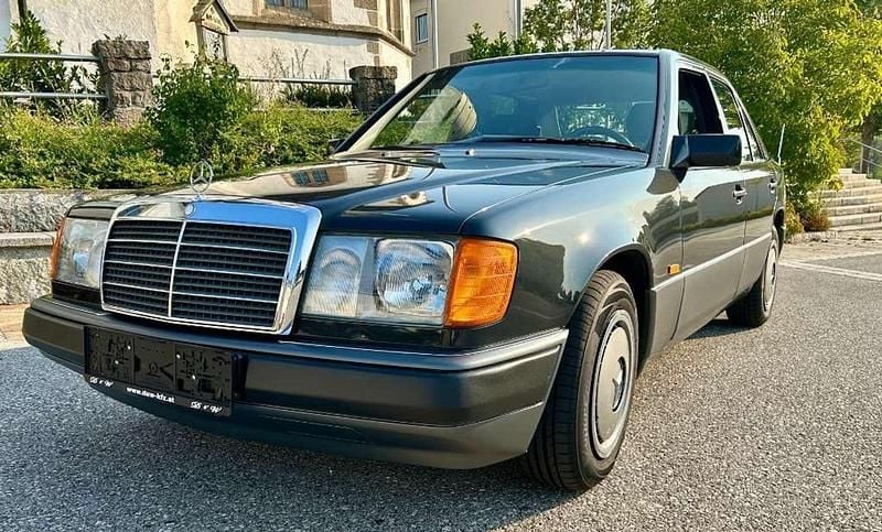 Gebraucht Mercedes E200 118 PS (86 kW) 1990 Limousine